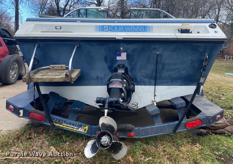 image for item KE9444 1987 Four Winns  boat