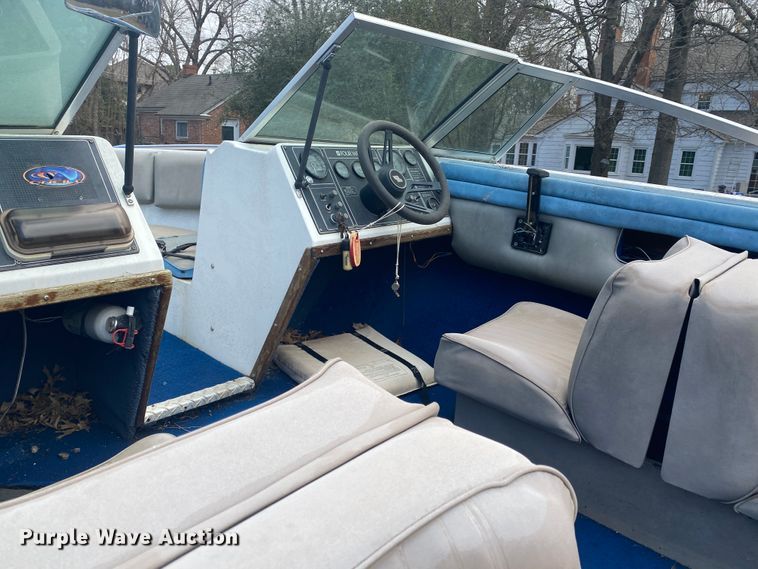 image for item KE9444 1987 Four Winns  boat