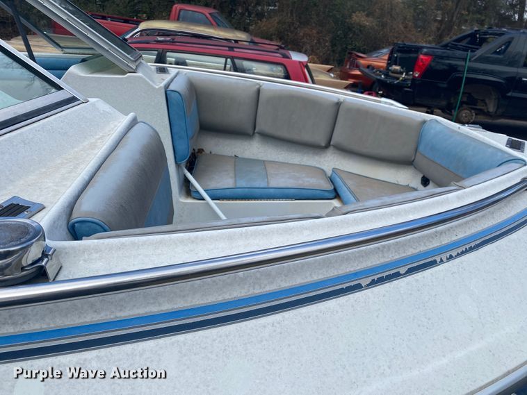 image for item KE9444 1987 Four Winns  boat