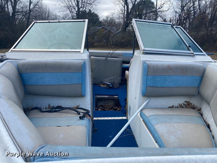 image for item KE9444 1987 Four Winns  boat