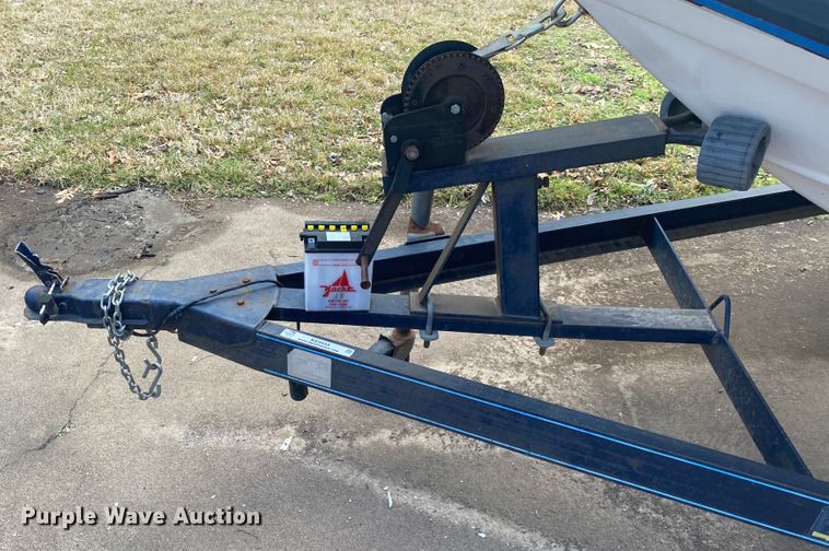 image for item KE9444 1987 Four Winns  boat