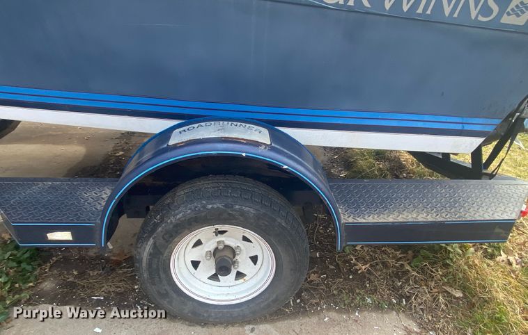 image for item KE9444 1987 Four Winns  boat