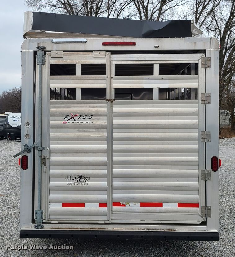 image for item KG9617 2015 Universal Exiss STC835 LG  livestock trailer