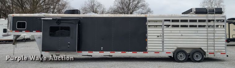 image for item KG9617 2015 Universal Exiss STC835 LG  livestock trailer