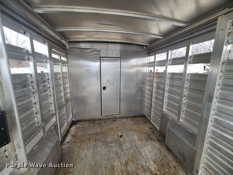 image for item KG9617 2015 Universal Exiss STC835 LG  livestock trailer