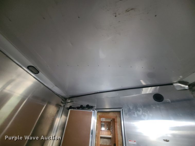 image for item KG9617 2015 Universal Exiss STC835 LG  livestock trailer