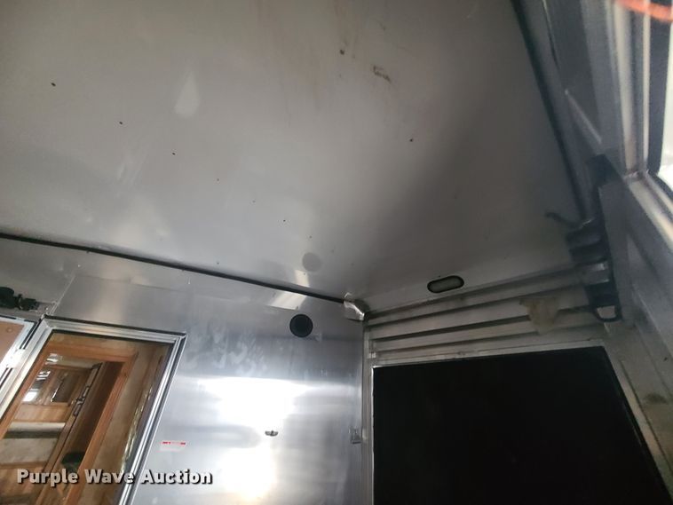 image for item KG9617 2015 Universal Exiss STC835 LG  livestock trailer