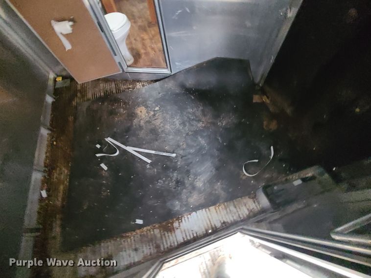 image for item KG9617 2015 Universal Exiss STC835 LG  livestock trailer