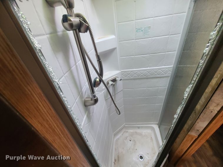 image for item KG9617 2015 Universal Exiss STC835 LG  livestock trailer