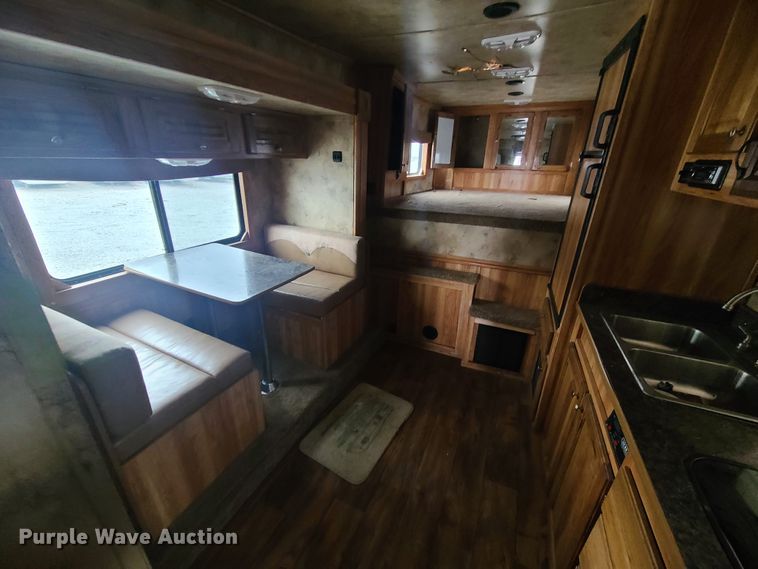 image for item KG9617 2015 Universal Exiss STC835 LG  livestock trailer