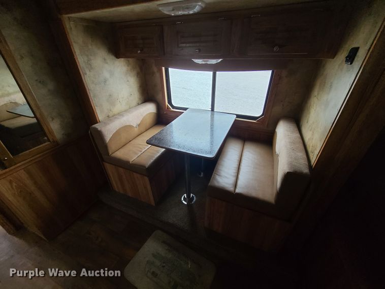 image for item KG9617 2015 Universal Exiss STC835 LG  livestock trailer