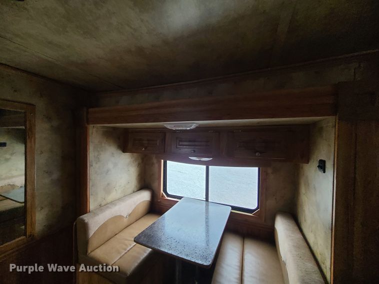 image for item KG9617 2015 Universal Exiss STC835 LG  livestock trailer