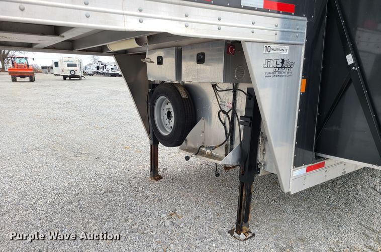 image for item KG9617 2015 Universal Exiss STC835 LG  livestock trailer