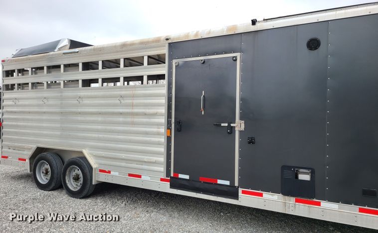 image for item KG9617 2015 Universal Exiss STC835 LG  livestock trailer