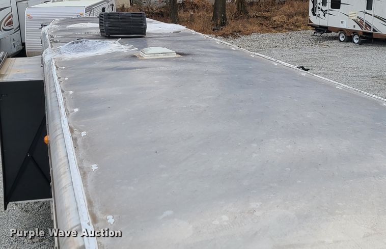 image for item KG9617 2015 Universal Exiss STC835 LG  livestock trailer