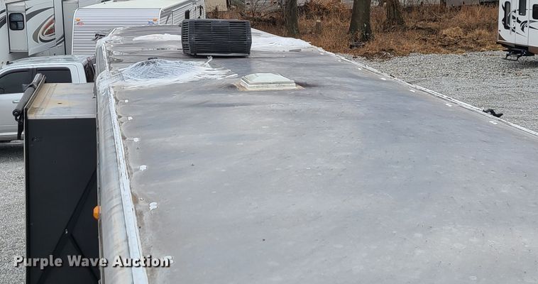 image for item KG9617 2015 Universal Exiss STC835 LG  livestock trailer