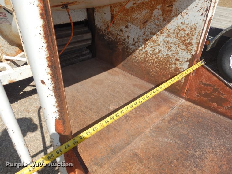 image for item KJ9579 1994 Bandit 150  wood chipper