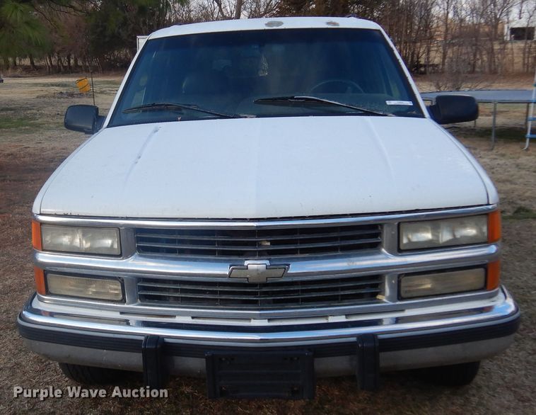 image for item KJ9581 1996 Chevrolet Suburban C1500  SUV