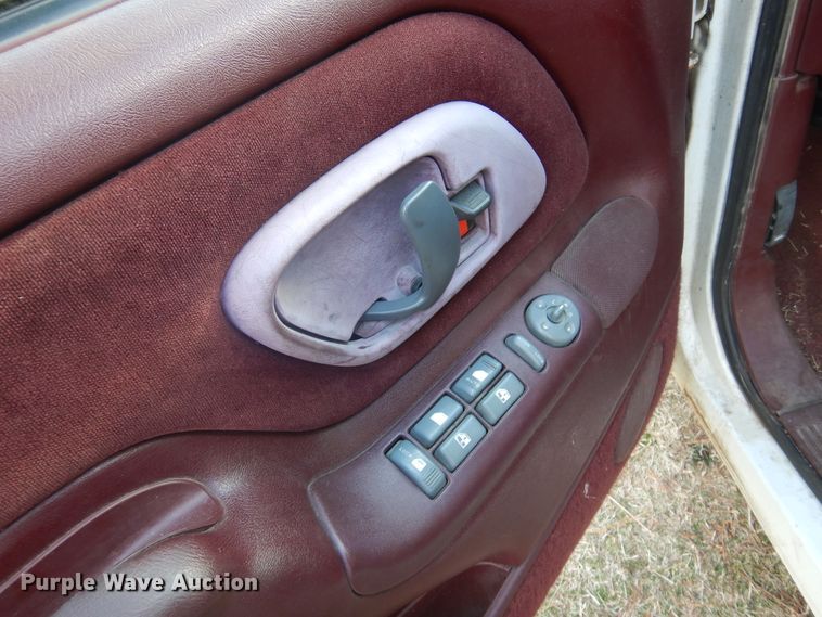 image for item KJ9581 1996 Chevrolet Suburban C1500  SUV