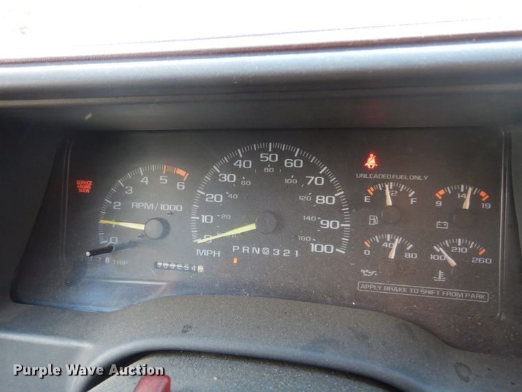 image for item KJ9581 1996 Chevrolet Suburban C1500  SUV