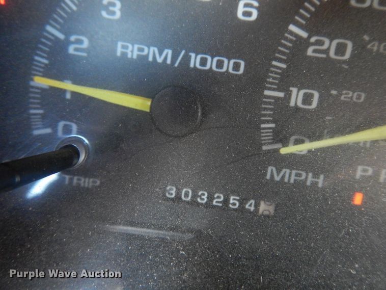 image for item KJ9581 1996 Chevrolet Suburban C1500  SUV