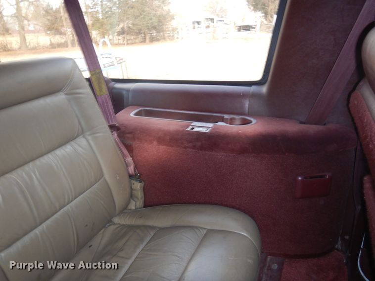 image for item KJ9581 1996 Chevrolet Suburban C1500  SUV