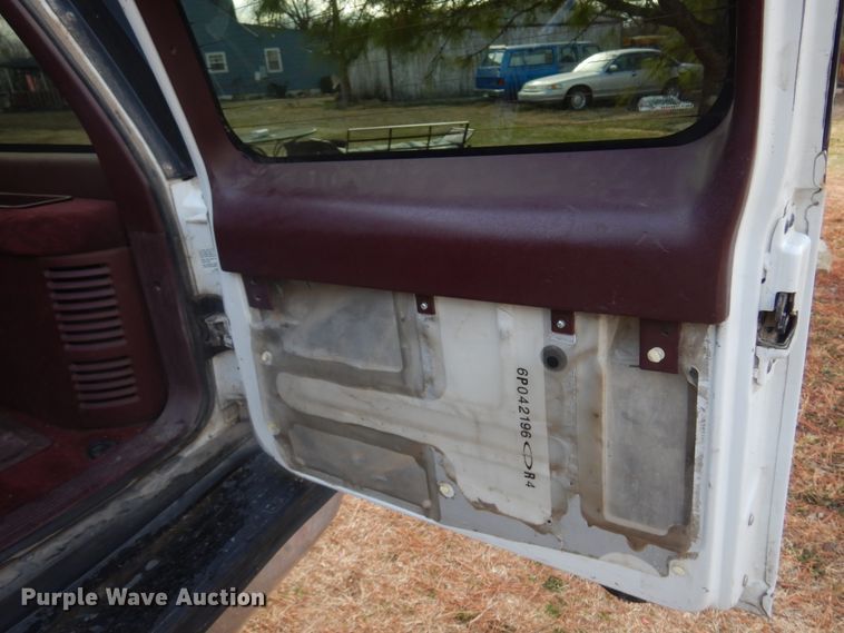 image for item KJ9581 1996 Chevrolet Suburban C1500  SUV