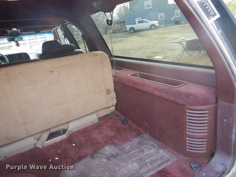 image for item KJ9581 1996 Chevrolet Suburban C1500  SUV