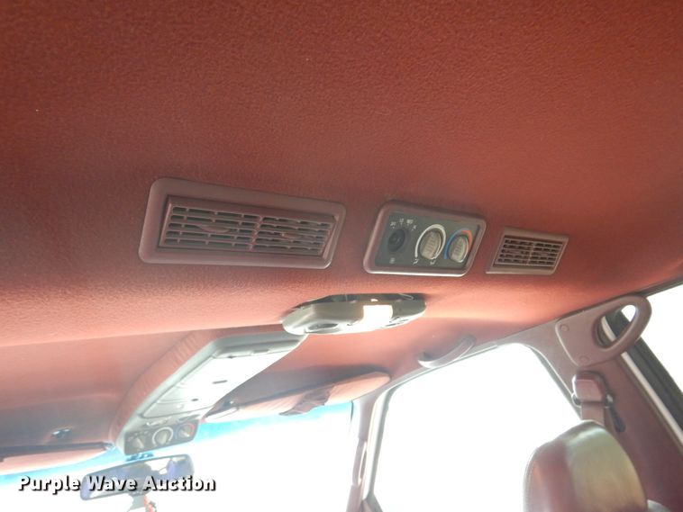 image for item KJ9581 1996 Chevrolet Suburban C1500  SUV