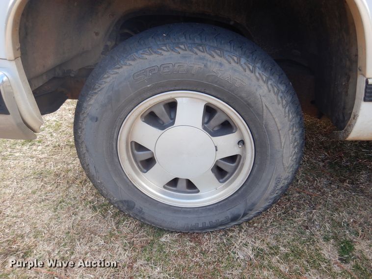 image for item KJ9581 1996 Chevrolet Suburban C1500  SUV