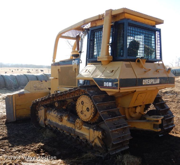 image for item DE7520 1998 Caterpillar D6M XL  dozer