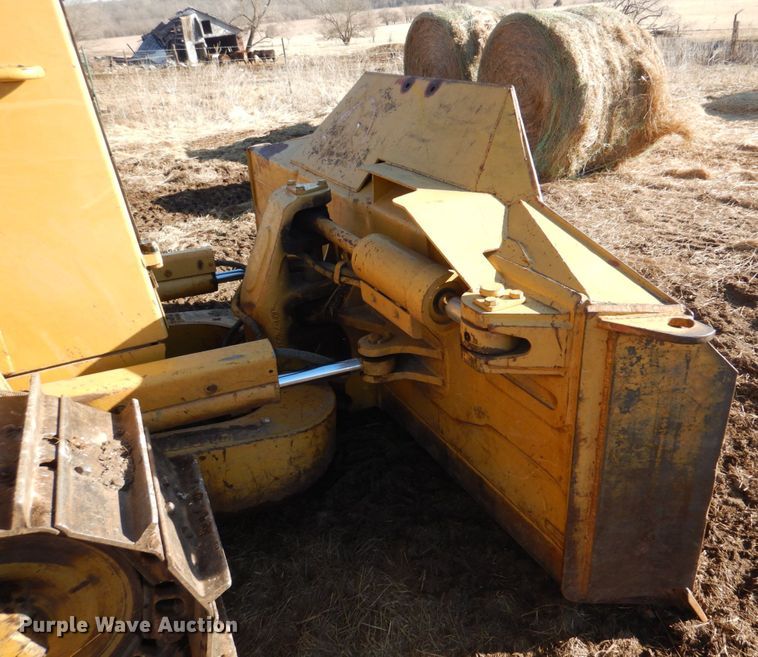 image for item DE7520 1998 Caterpillar D6M XL  dozer