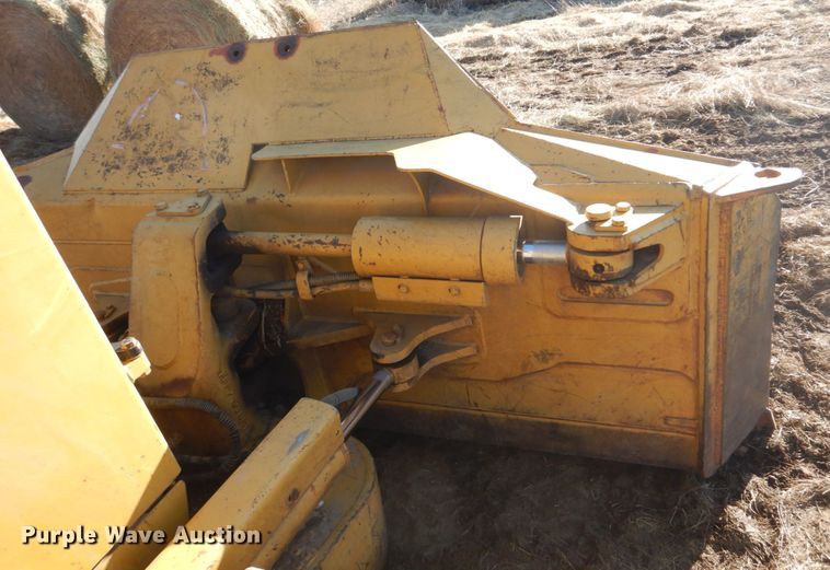 image for item DE7520 1998 Caterpillar D6M XL  dozer