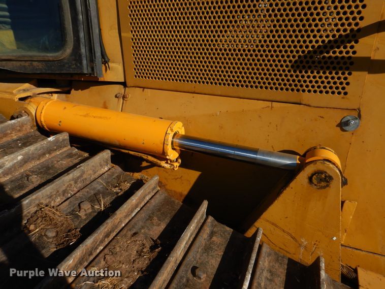 image for item DE7520 1998 Caterpillar D6M XL  dozer