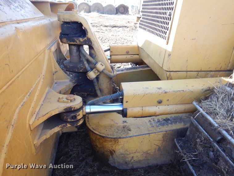 image for item DE7520 1998 Caterpillar D6M XL  dozer