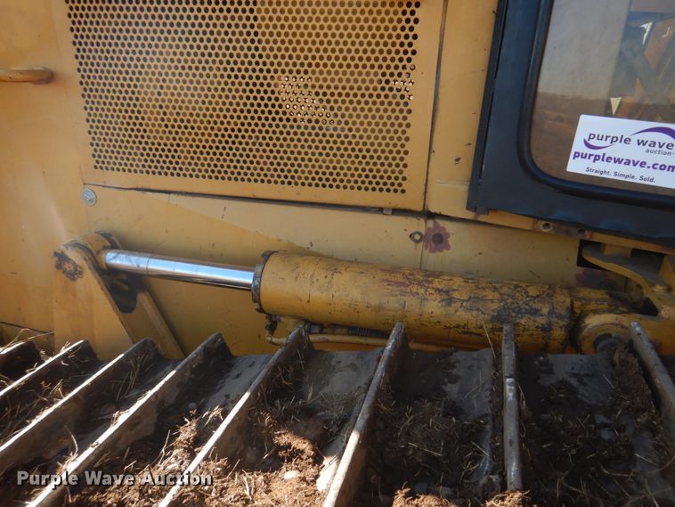 image for item DE7520 1998 Caterpillar D6M XL  dozer