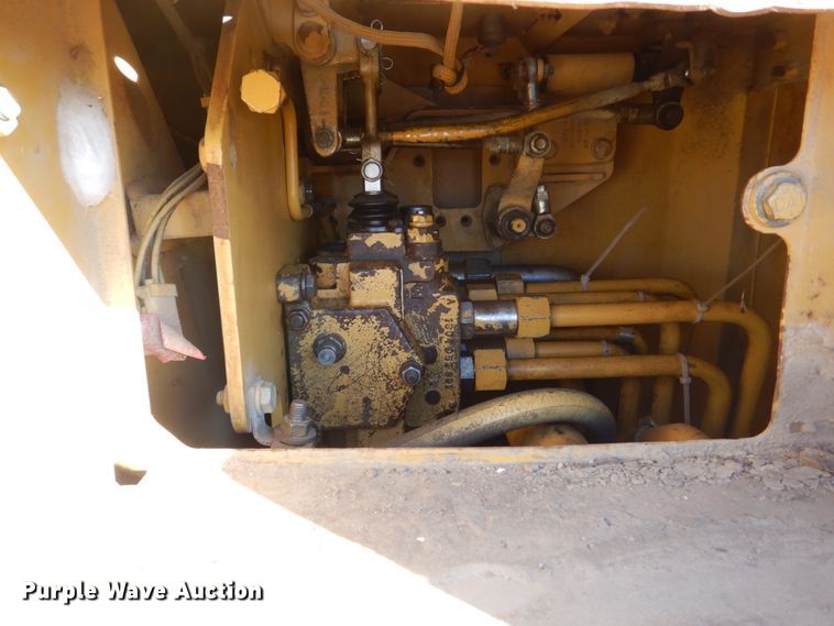 image for item DE7520 1998 Caterpillar D6M XL  dozer