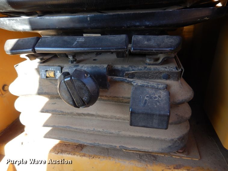 image for item DE7520 1998 Caterpillar D6M XL  dozer