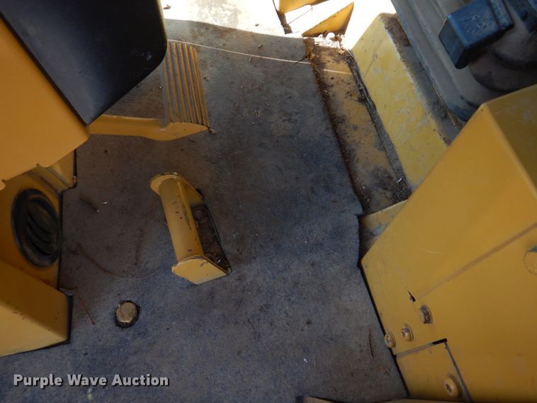 image for item DE7520 1998 Caterpillar D6M XL  dozer