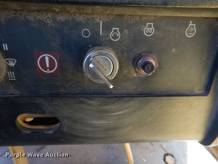 image for item DE7520 1998 Caterpillar D6M XL  dozer