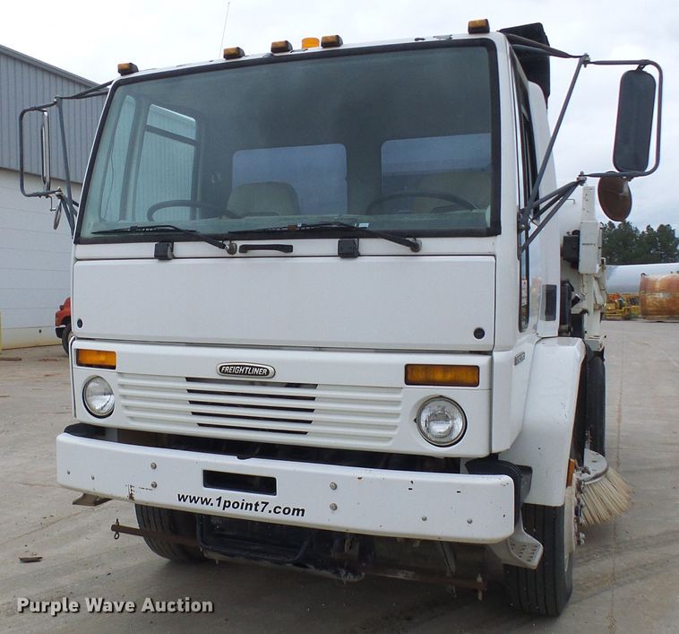 image for item DG5690 2000 Freightliner FC70  street sweeper truck
