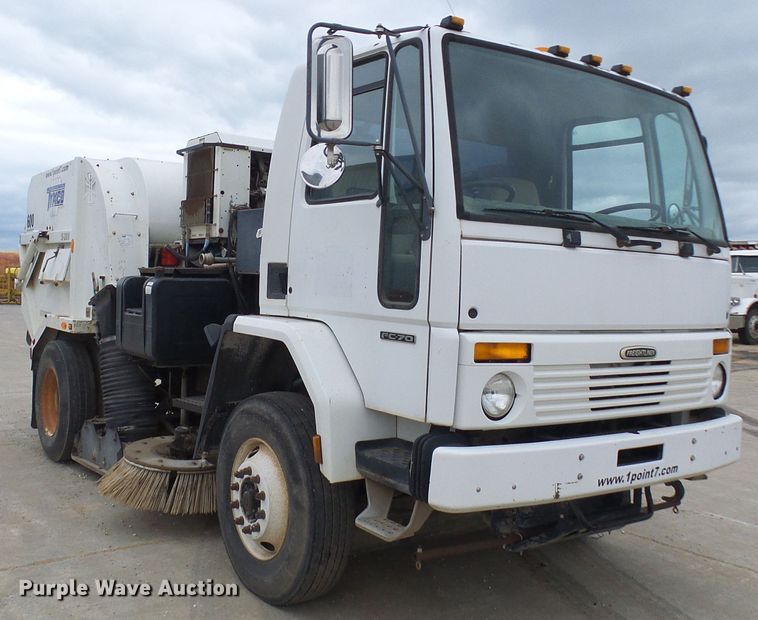 image for item DG5690 2000 Freightliner FC70  street sweeper truck