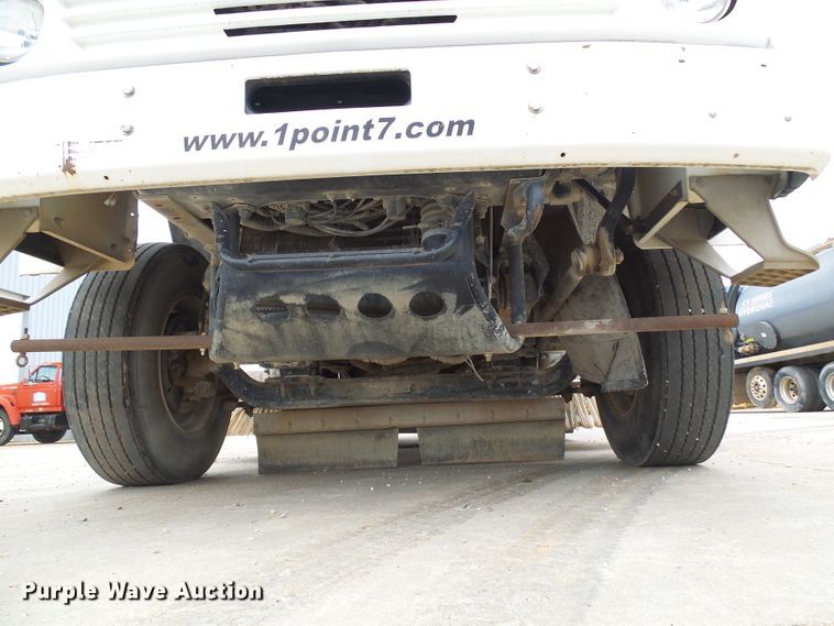 image for item DG5690 2000 Freightliner FC70  street sweeper truck