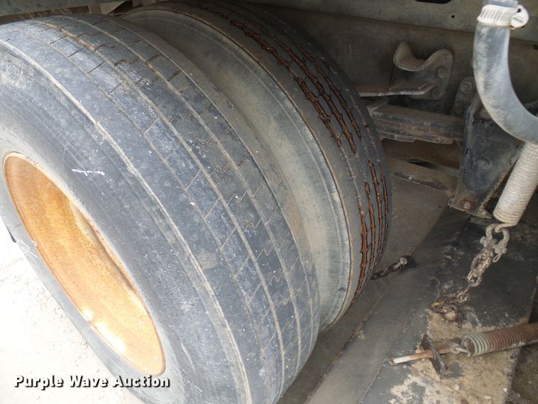 image for item DG5690 2000 Freightliner FC70  street sweeper truck