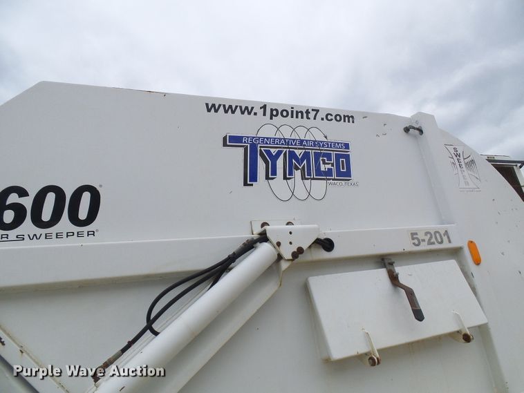 image for item DG5690 2000 Freightliner FC70  street sweeper truck