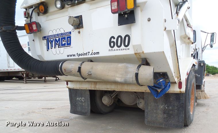 image for item DG5690 2000 Freightliner FC70  street sweeper truck