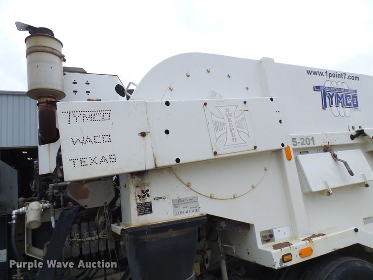 image for item DG5690 2000 Freightliner FC70  street sweeper truck