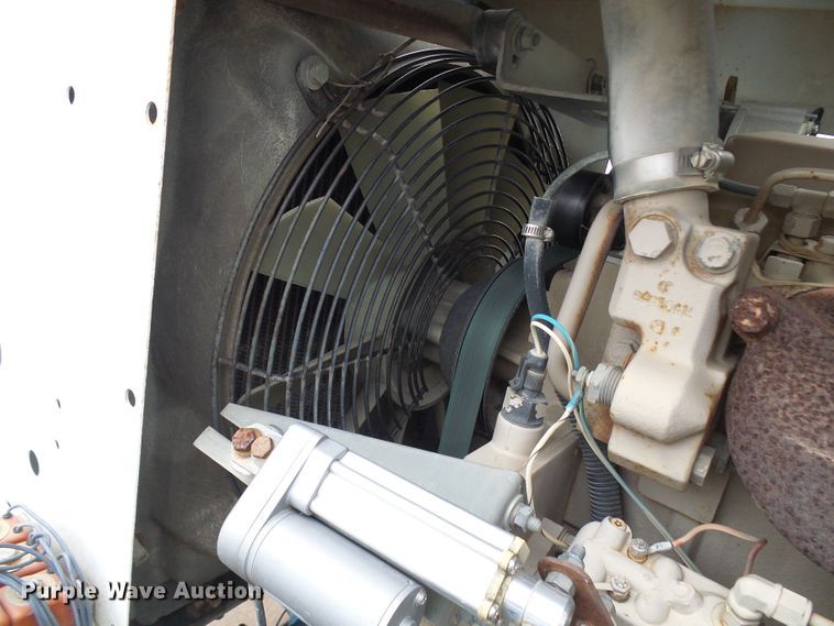 image for item DG5690 2000 Freightliner FC70  street sweeper truck