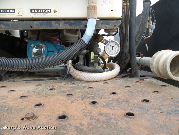 image for item DG5690 2000 Freightliner FC70  street sweeper truck