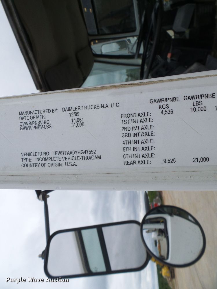 image for item DG5690 2000 Freightliner FC70  street sweeper truck